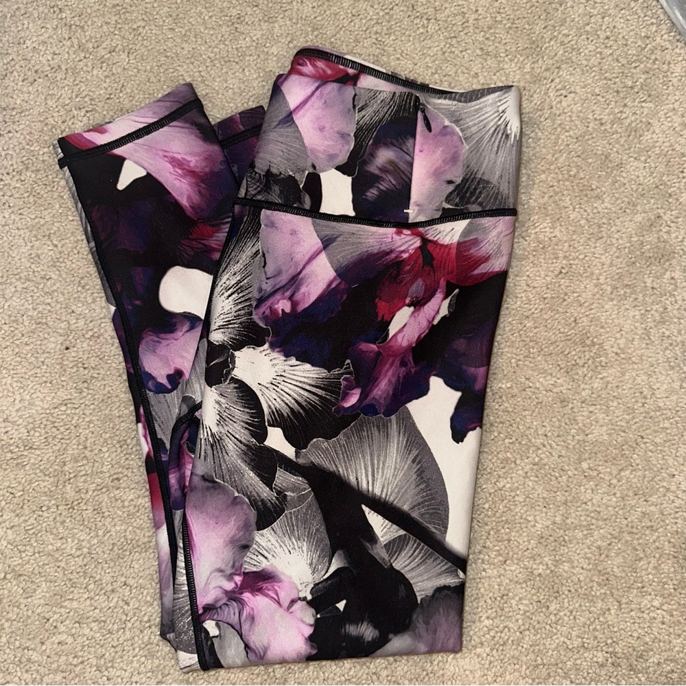 CALIA by Carrie Underwood 3/4 length Leggings